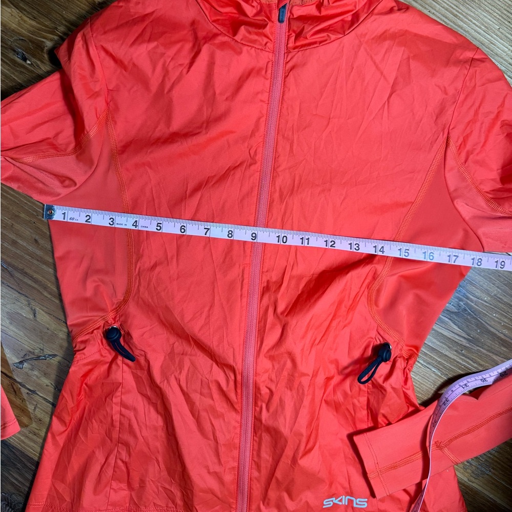 Skins Women Gylle Engineered Hooded Lightweight Wind Breaker Jacket Coral Red XS - Picture 7 of 15
